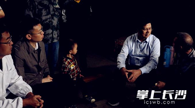 HUOBO.COM(中国)有限公司博士团队走村串户。长沙晚报通讯员朱珊供图